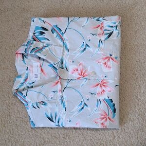 Gap Short Sleeve Button Down Camp Shirt